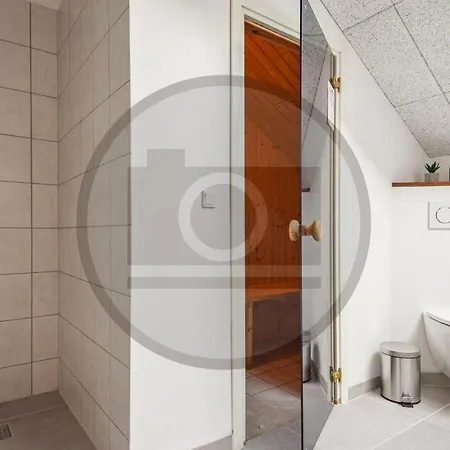 Vakantiehuis Amazing In W/ Sauna And 4 Bedrooms Blåvand